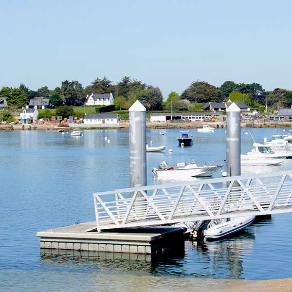 Port de Larmor-Baden et chantier HUITRES CRENEGUY.